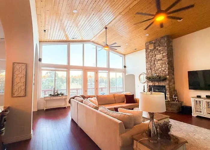 7br & Golf Course Retreat With Hot Tub