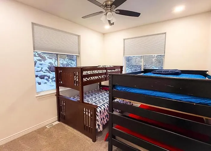 7br & Golf Course Retreat With Hot Tub