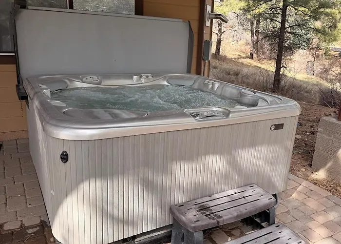 7br & Golf Course Retreat With Hot Tub