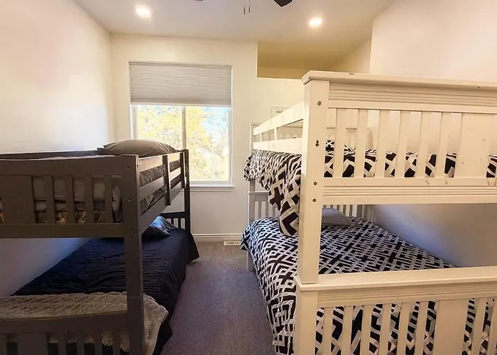 7br & Golf Course Retreat With Hot Tub *