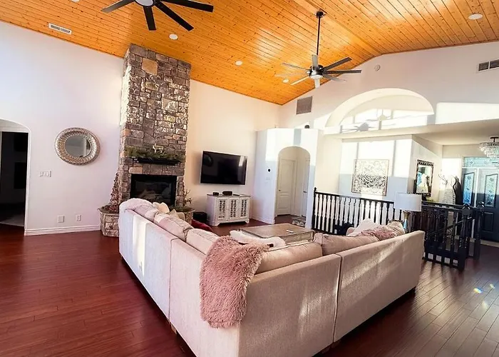 Casa vacanze 7br & Golf Course Retreat With Hot Tub Flagstaff