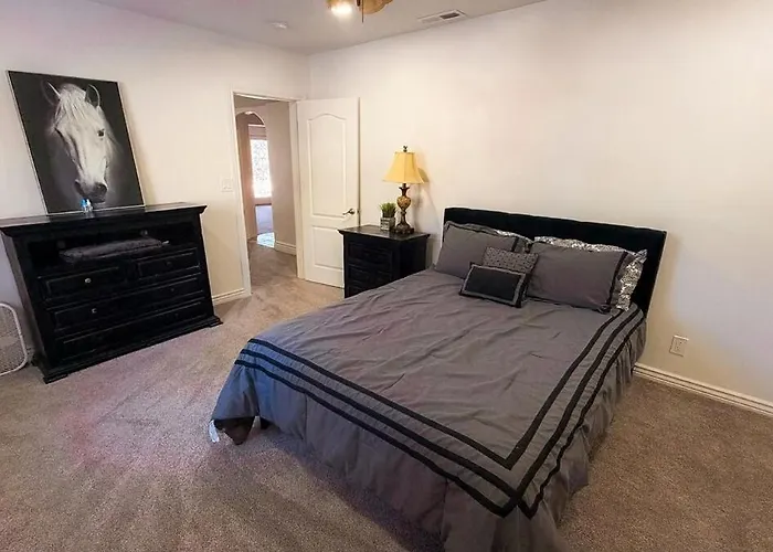 7br & Golf Course Retreat With Hot Tub *
